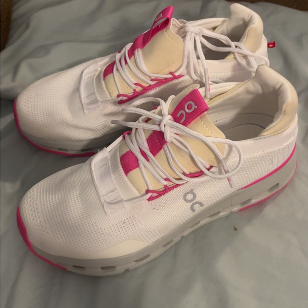 On Running Women's White and Pink Running Shoes. New without box